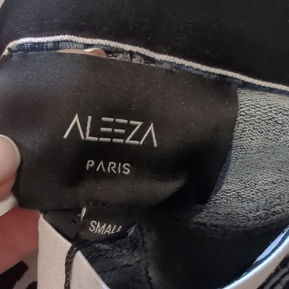 Aleeza PARIS Women's STRETCH Denim Long Skirt With White Accent Waistband Small - Picture 2 of 7